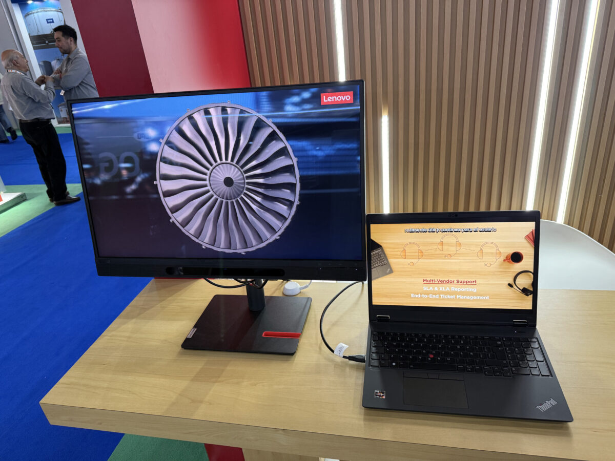 Lenovo presentó su nuevo monitor 3D durante la exposición de Oil & Gas.