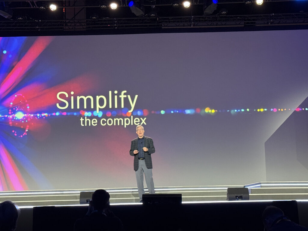 Blake Moret, CEO y Presidente en Rockwell Automation.